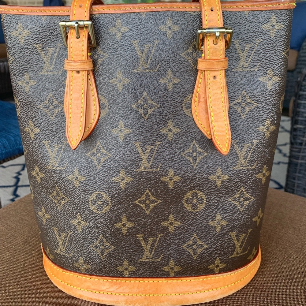 Louis Vuitton petit bucket 23